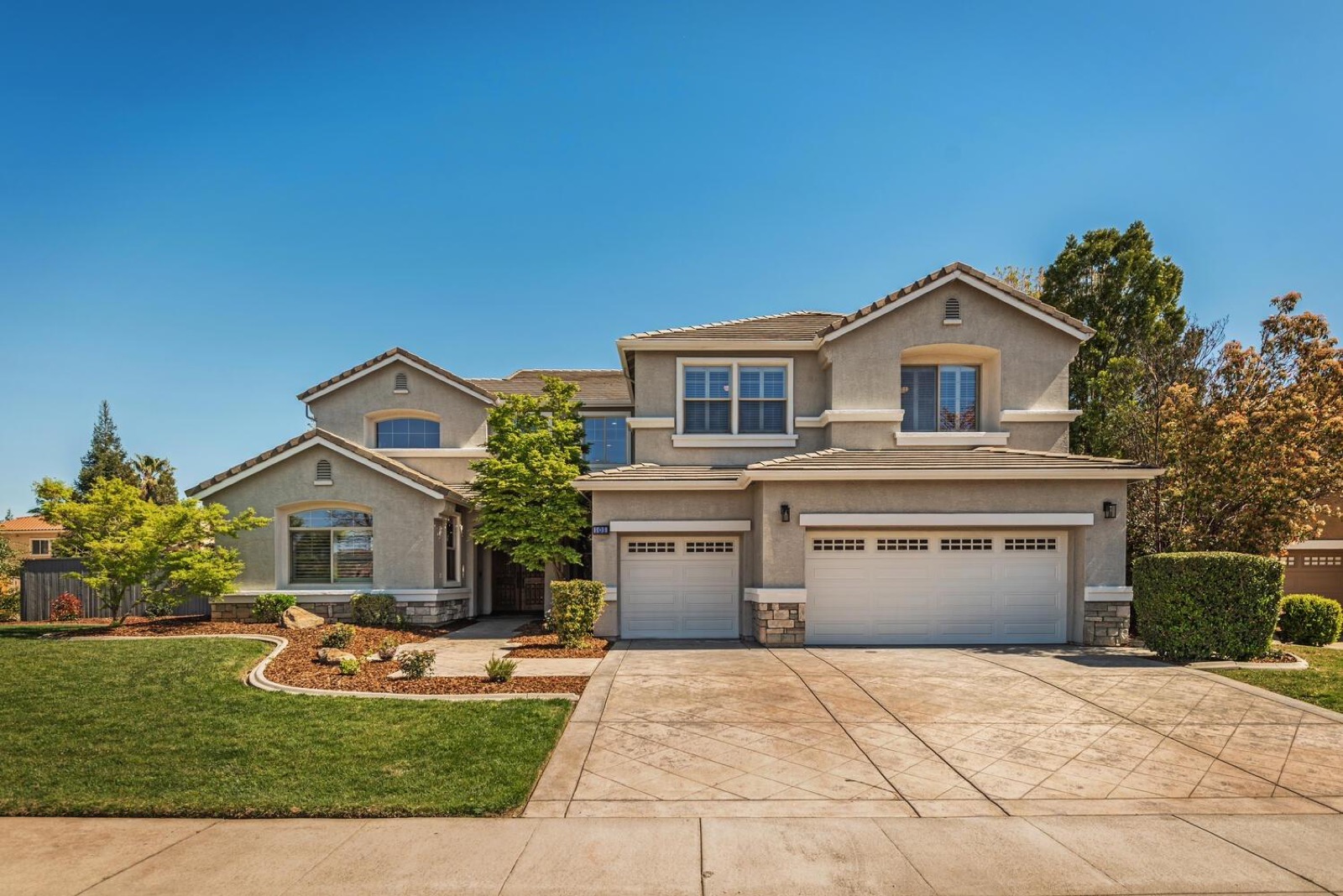 101 Diamond Grove Ct, Roseville